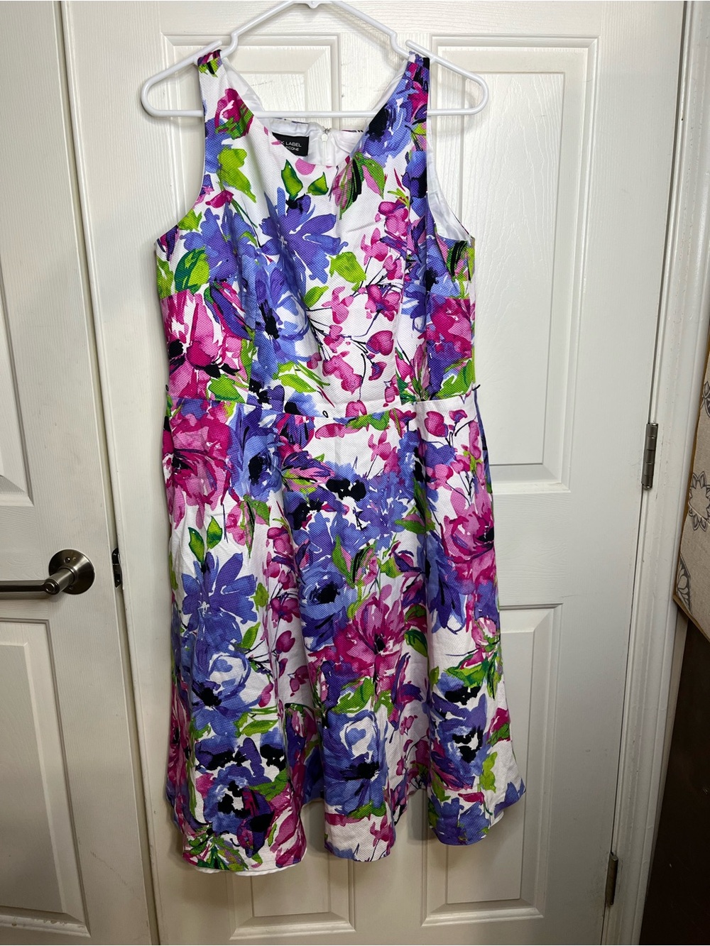 Evan Picone White Floral Dress with Pink, Purple & Green
14-08